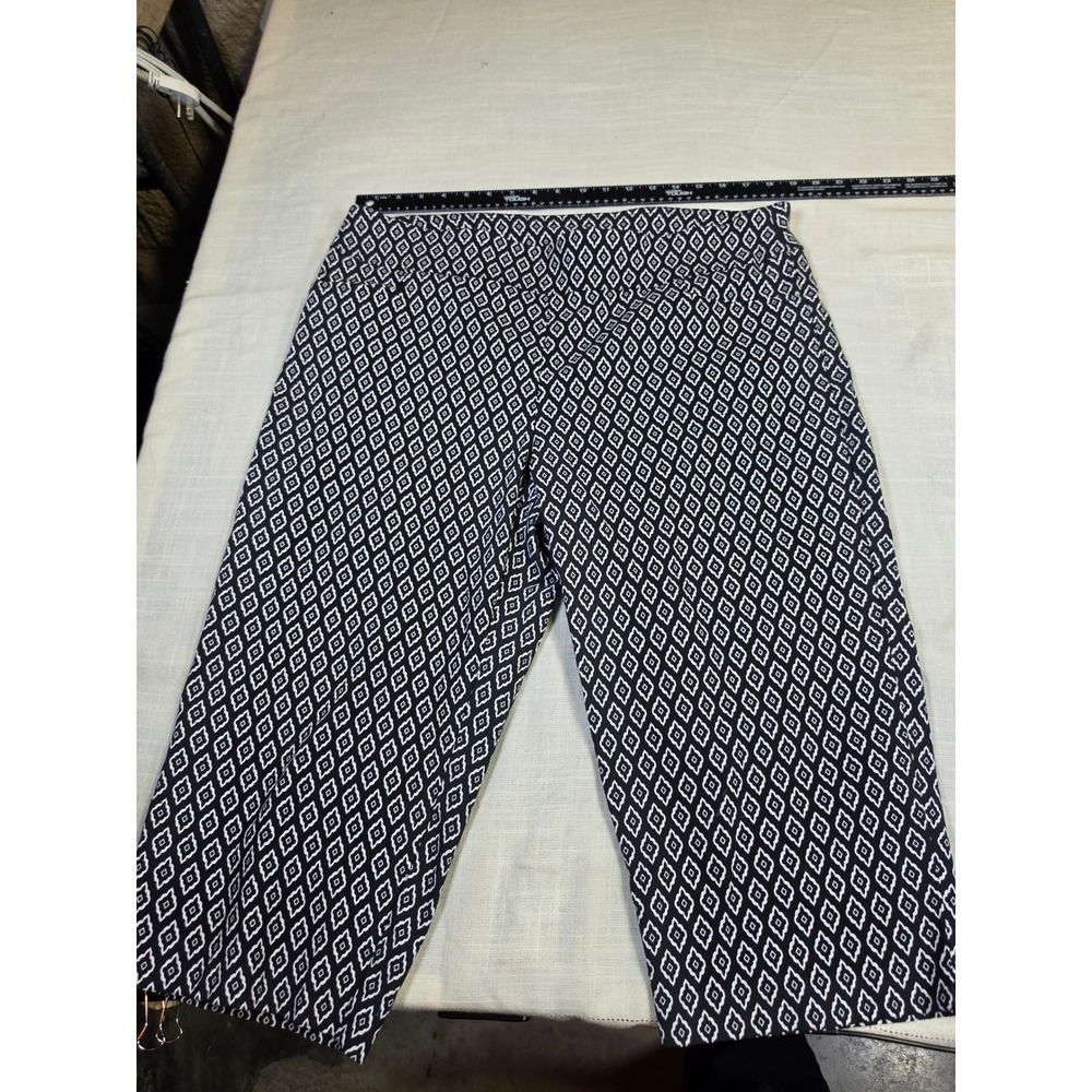 Terra & Sky Black White Diamond Print Capri Pants 1X 16W-18W TS18832PR1